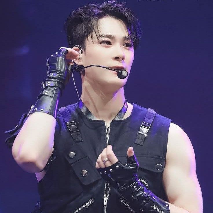 Behind-the-scenes cut of Moonbin (ASTRO)