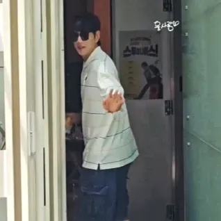 A moment captured by Hwang Chiyeol's fan