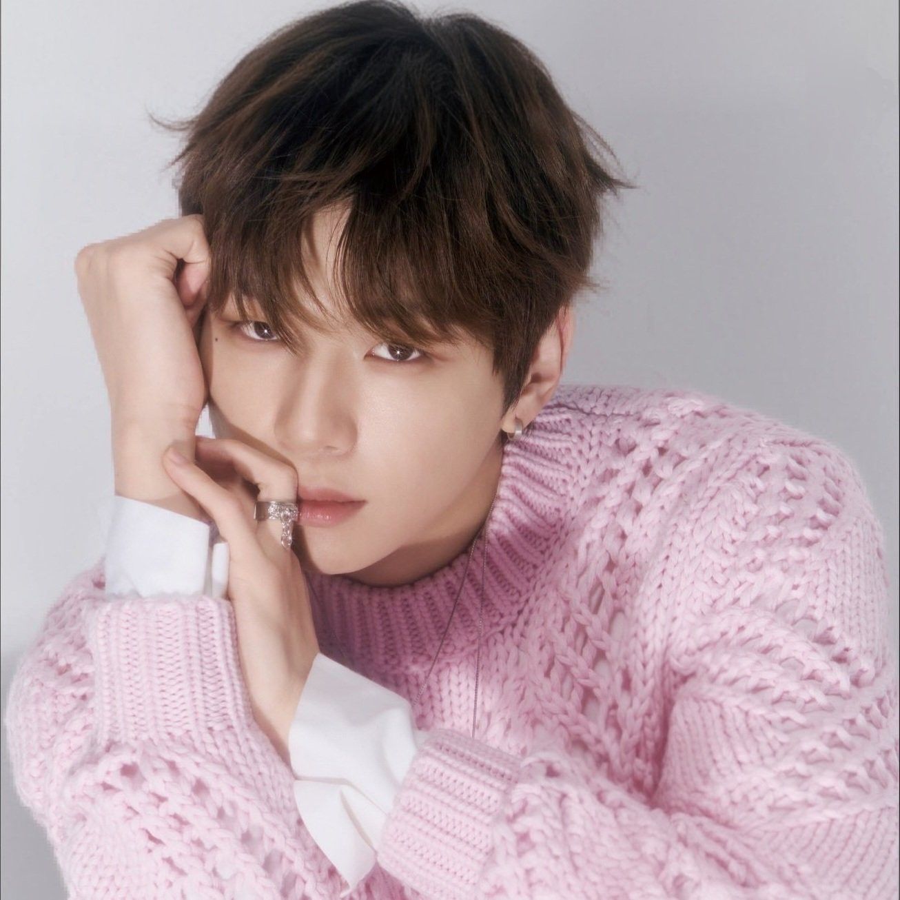 강다니엘의 비하인드 컷