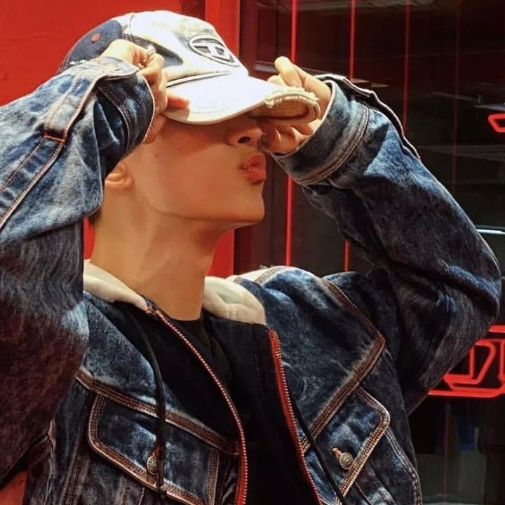 Latest photo of DK (SEVENTEEN)