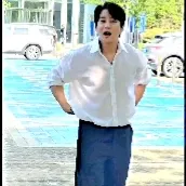 Foto aktivitas terbaru Hwang Chiyeol