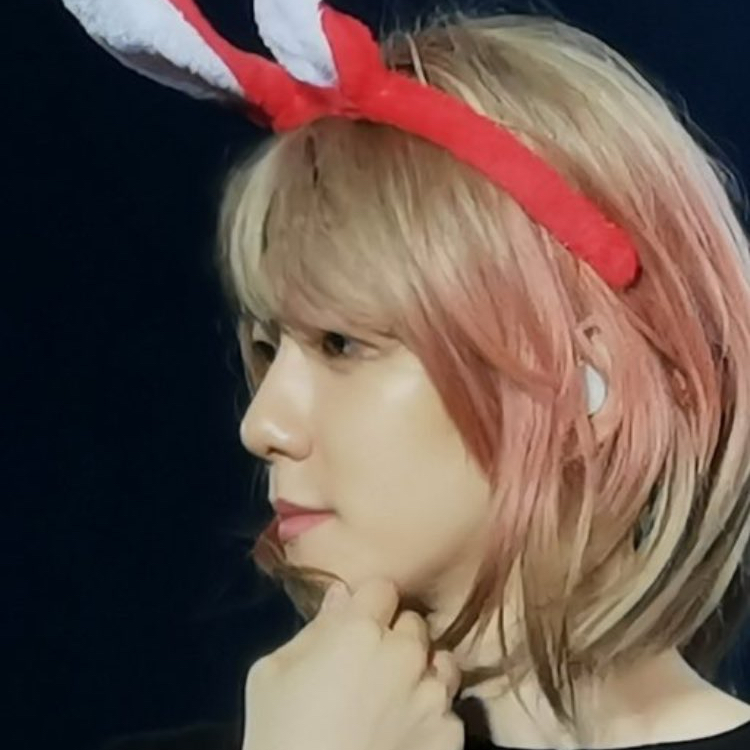 Behind-the-scenes cut of Baekhyun (EXO)