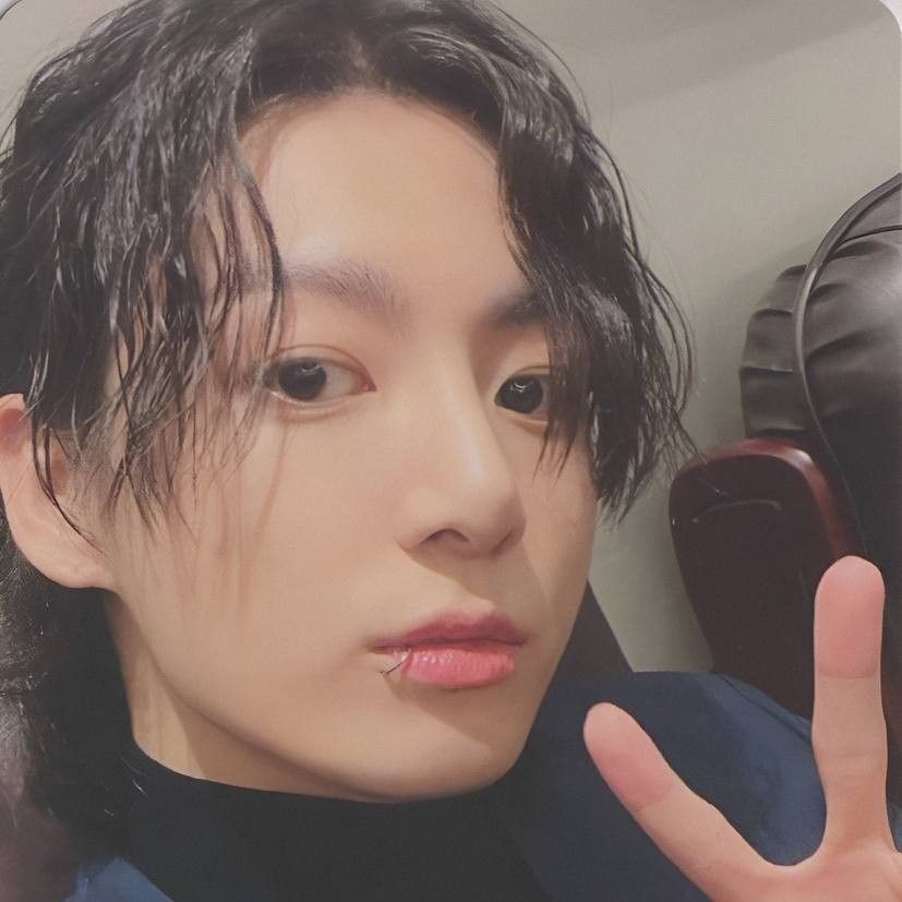 Momen yang diabadikan oleh penggemar Jungkook (BTS)