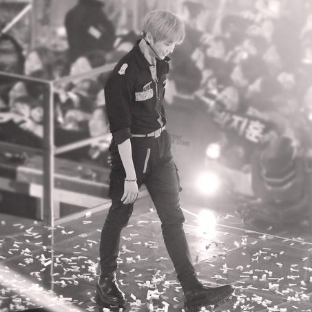 강다니엘의 비하인드 컷