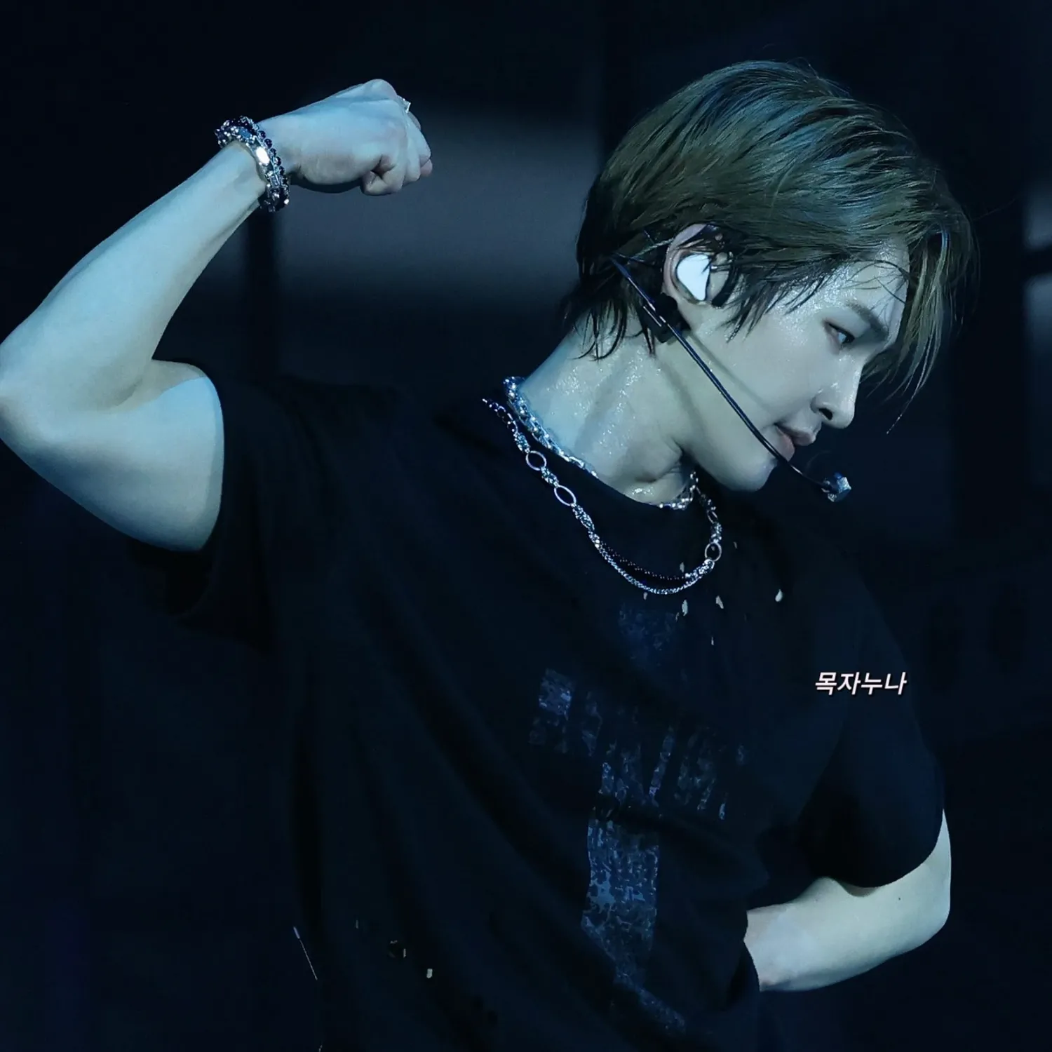 Behind-the-scenes cut of Onew (SHINee)