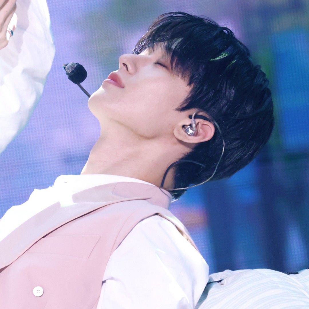 Behind-the-scenes cut of Juyeon (THE BOYZ)