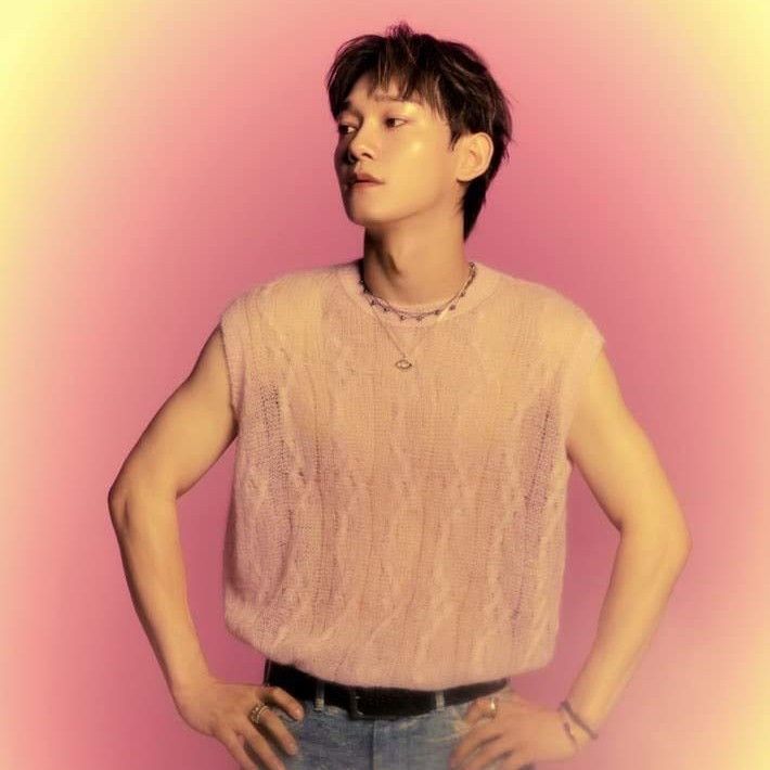 Latest photo of Chen (EXO)