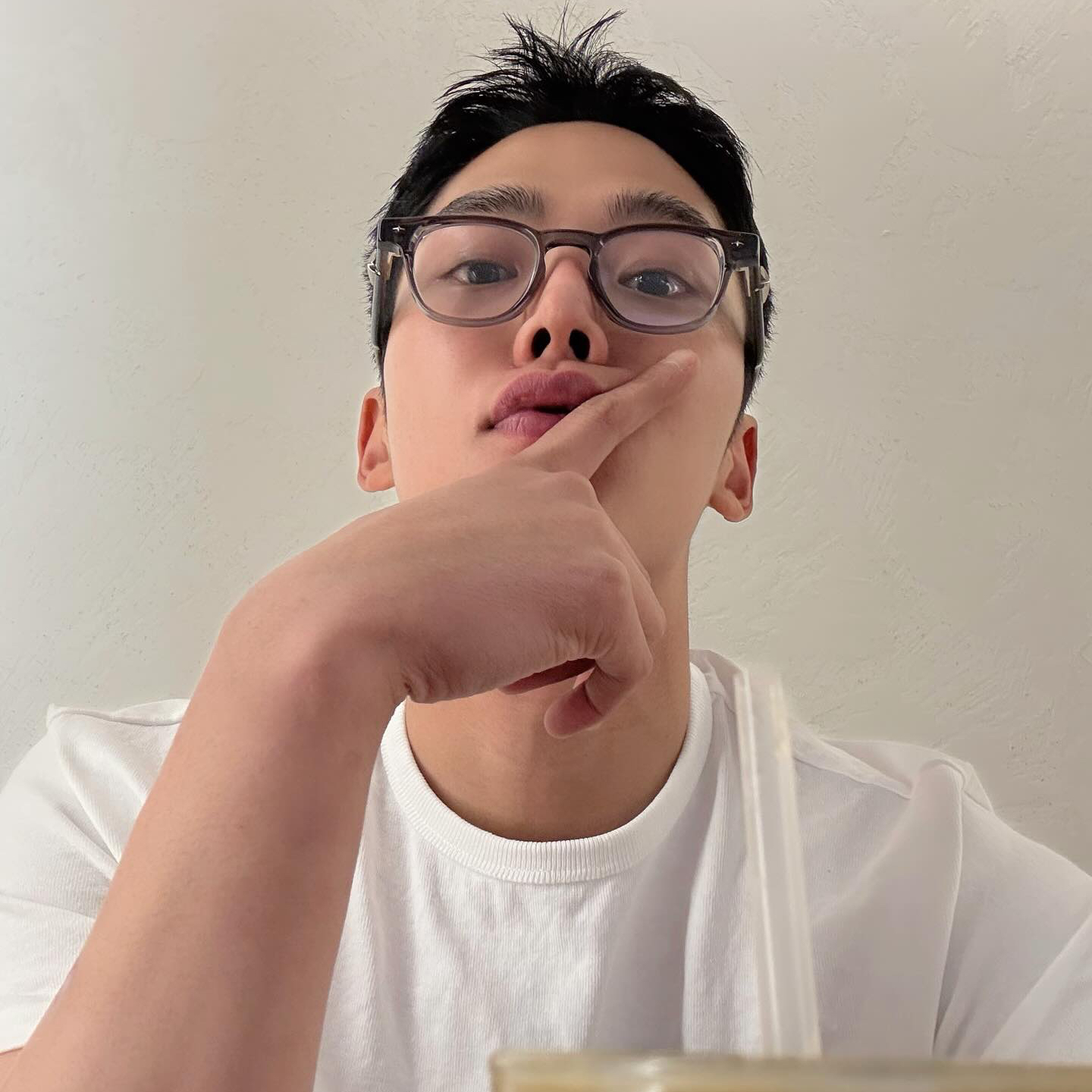 Behind-the-scenes cut of Rowoon