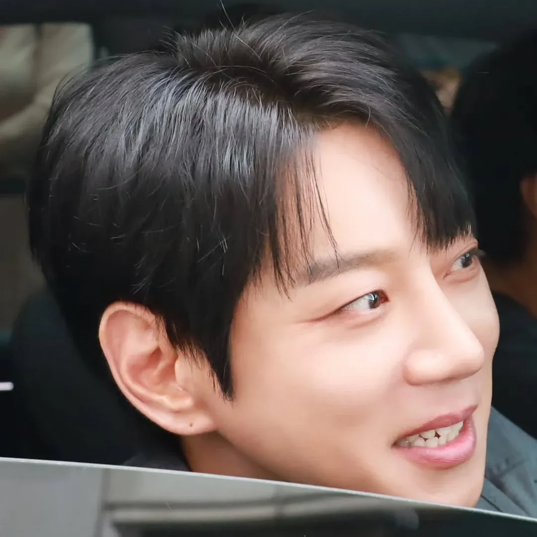 Behind-the-scenes cut of Hwang Chiyeol