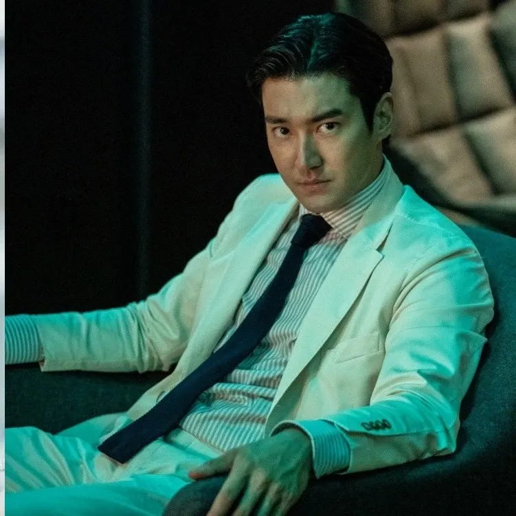Recent activity shot of Siwon (Super Junior)