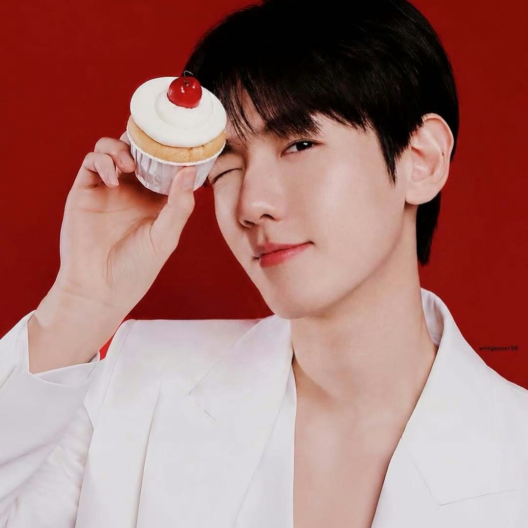 백현 (EXO)의 비하인드 컷