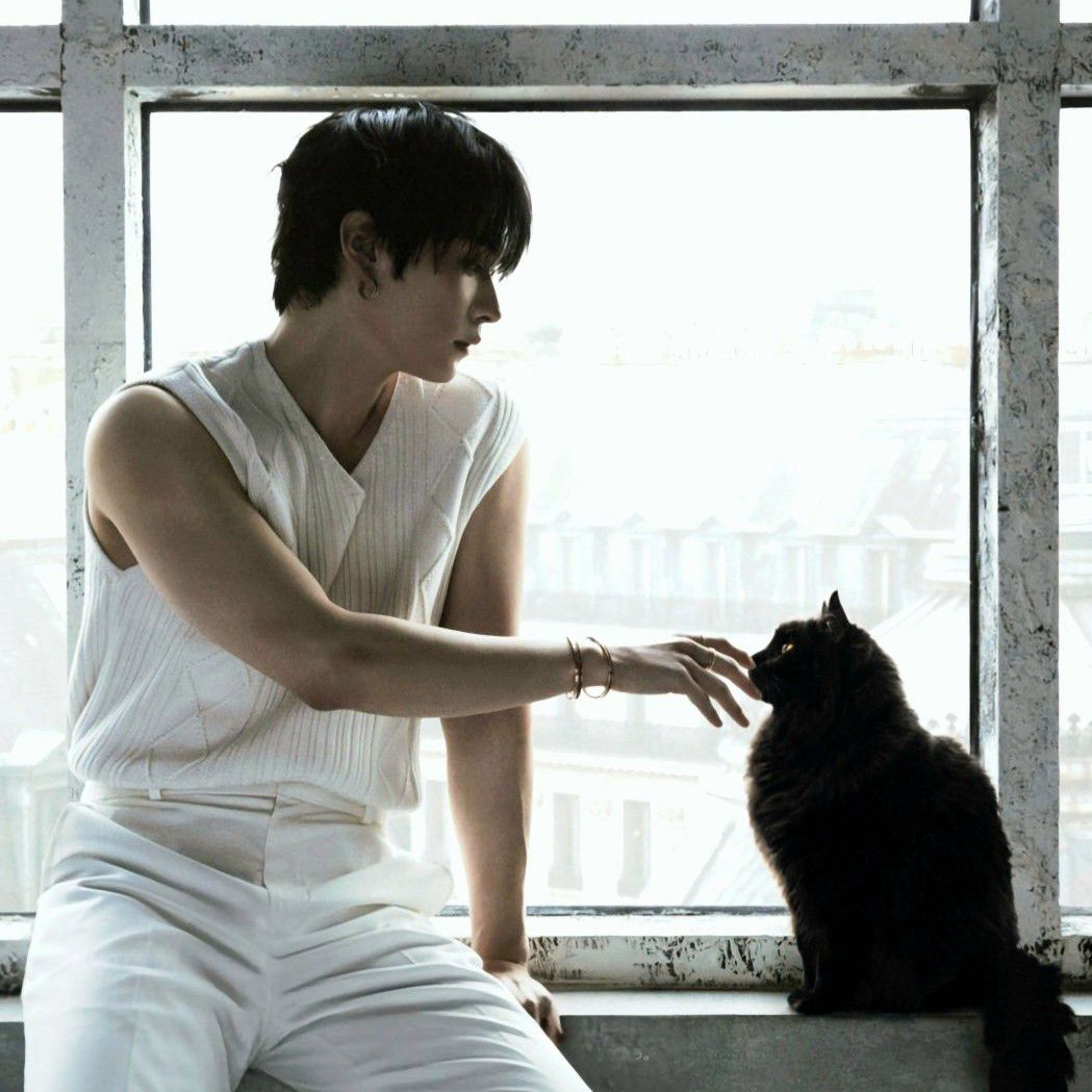 Lee Know (Stray Kids)的最新活动照片