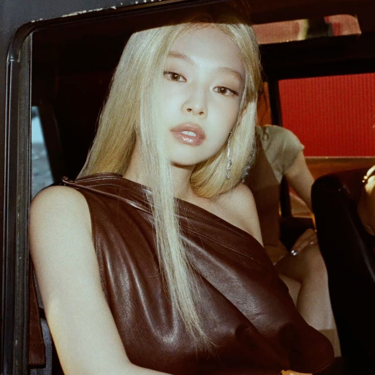 Today's hottest K-pop community feed
