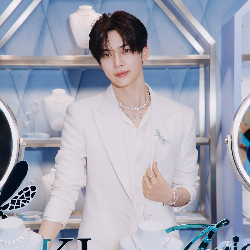 성한빈 (제로베이스원)의 최신 사진