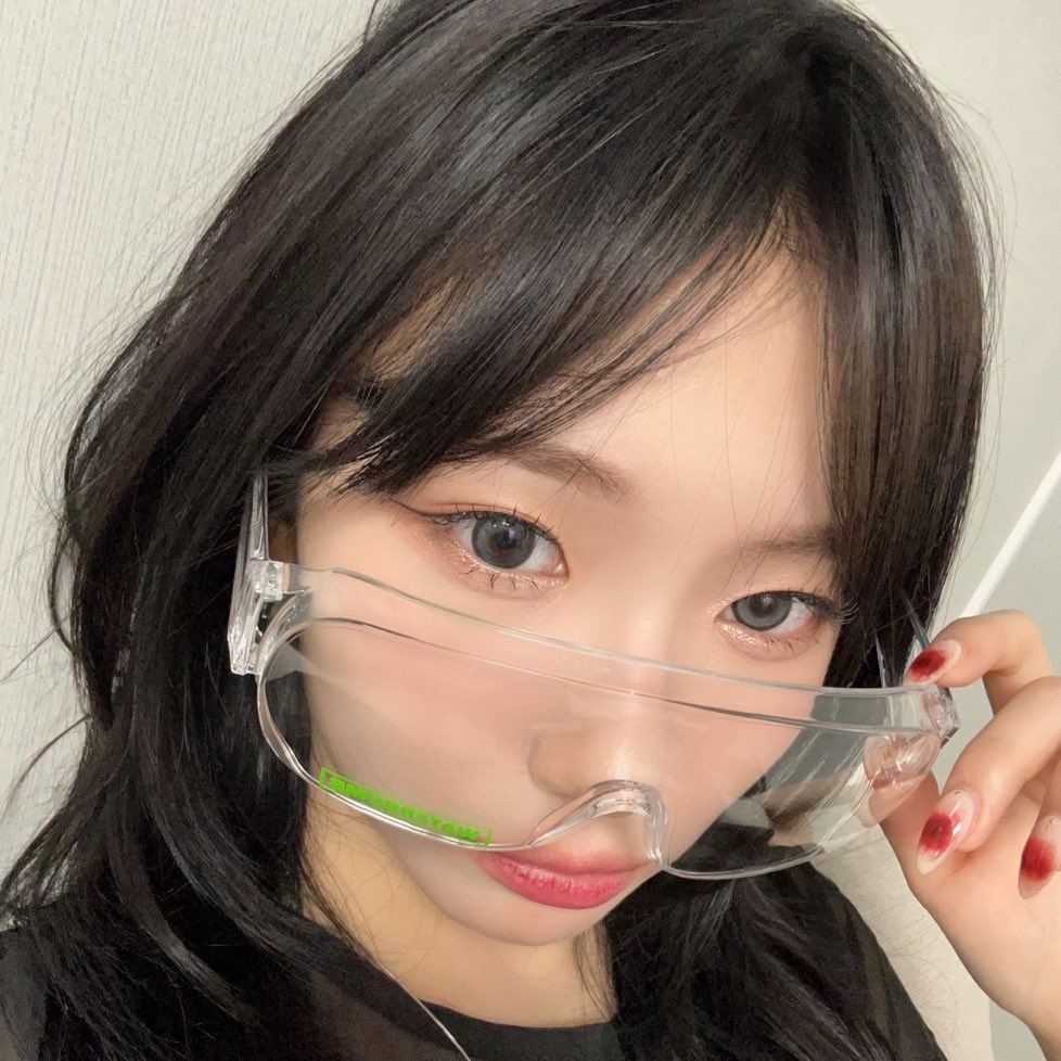 Recent activity shot of Seo Youngeun (Kep1er)