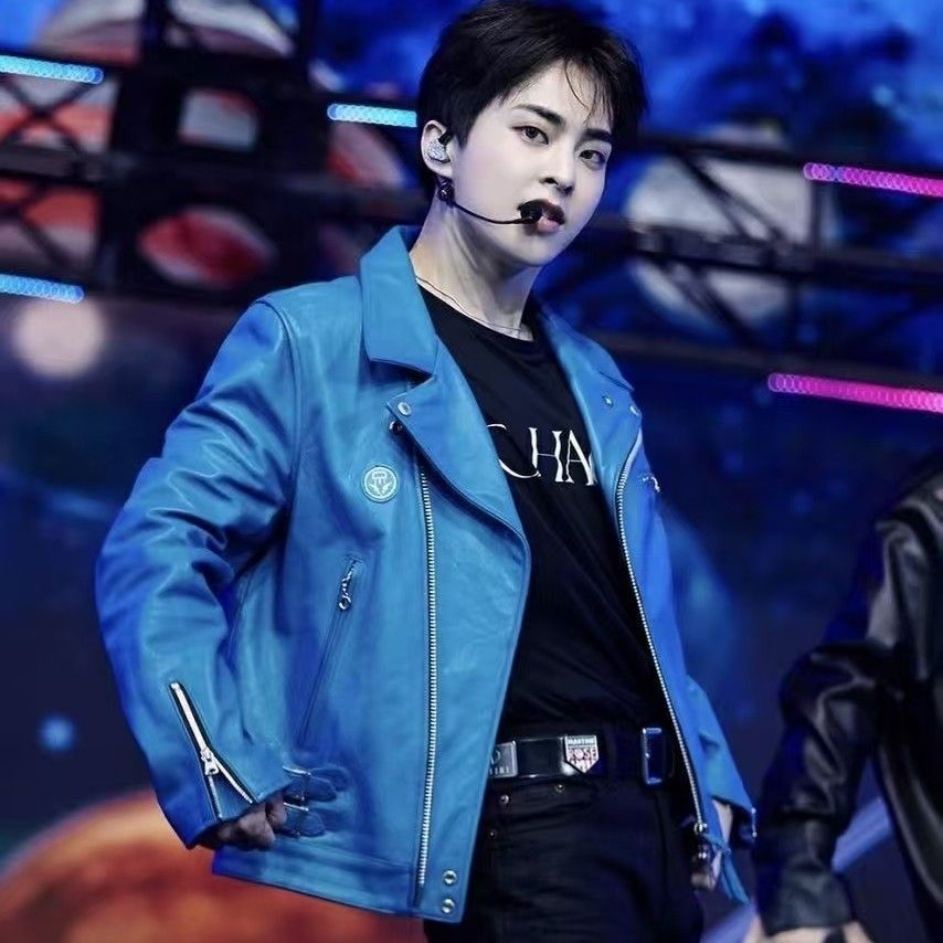 A moment captured by Xiumin (EXO)'s fan