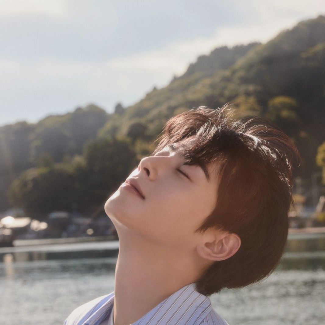 A moment captured by Eunwoo (ASTRO)'s fan