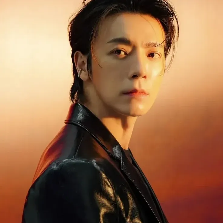 Foto aktivitas terbaru Donghae (Super Junior)