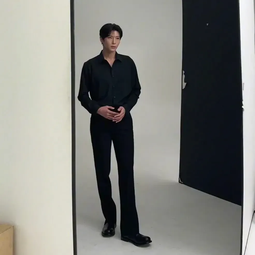 Behind-the-scenes cut of LEO (VIXX)