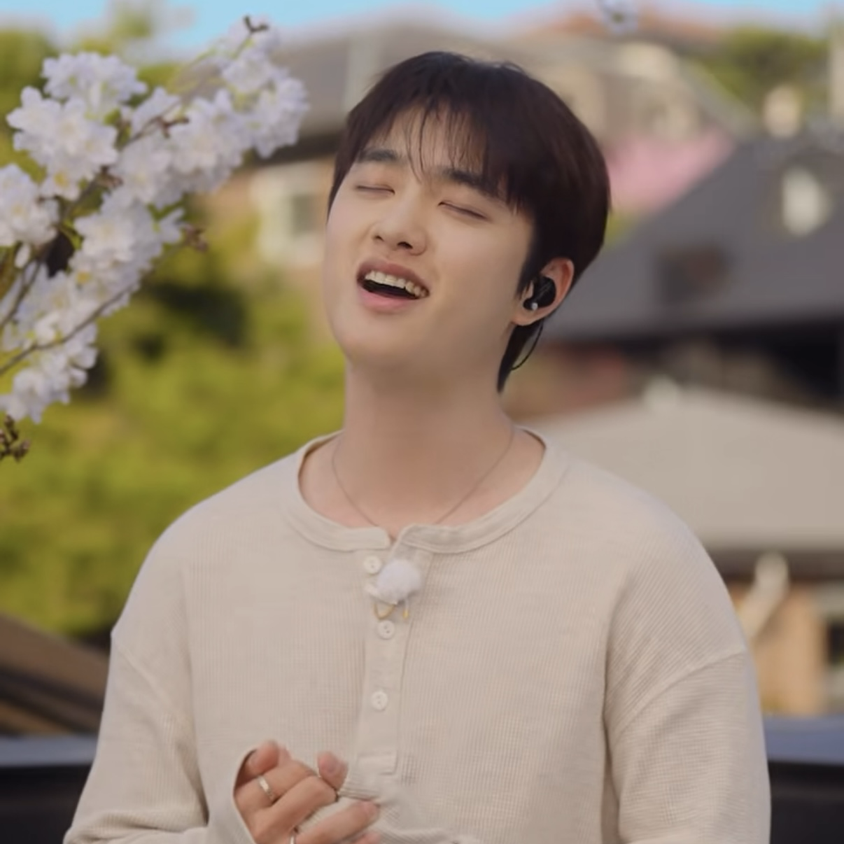 Momen yang diabadikan oleh penggemar D.O. (EXO)