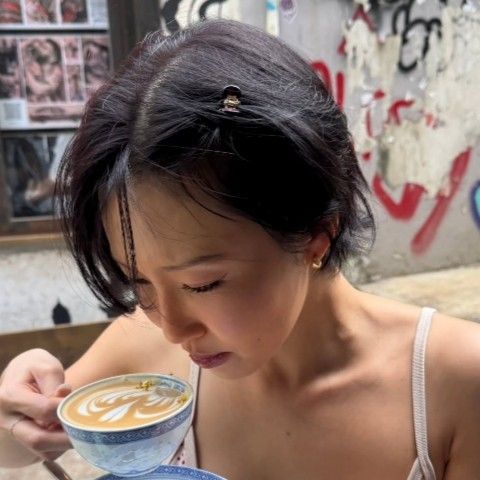 Recent activity shot of Hwasa (MAMAMOO)