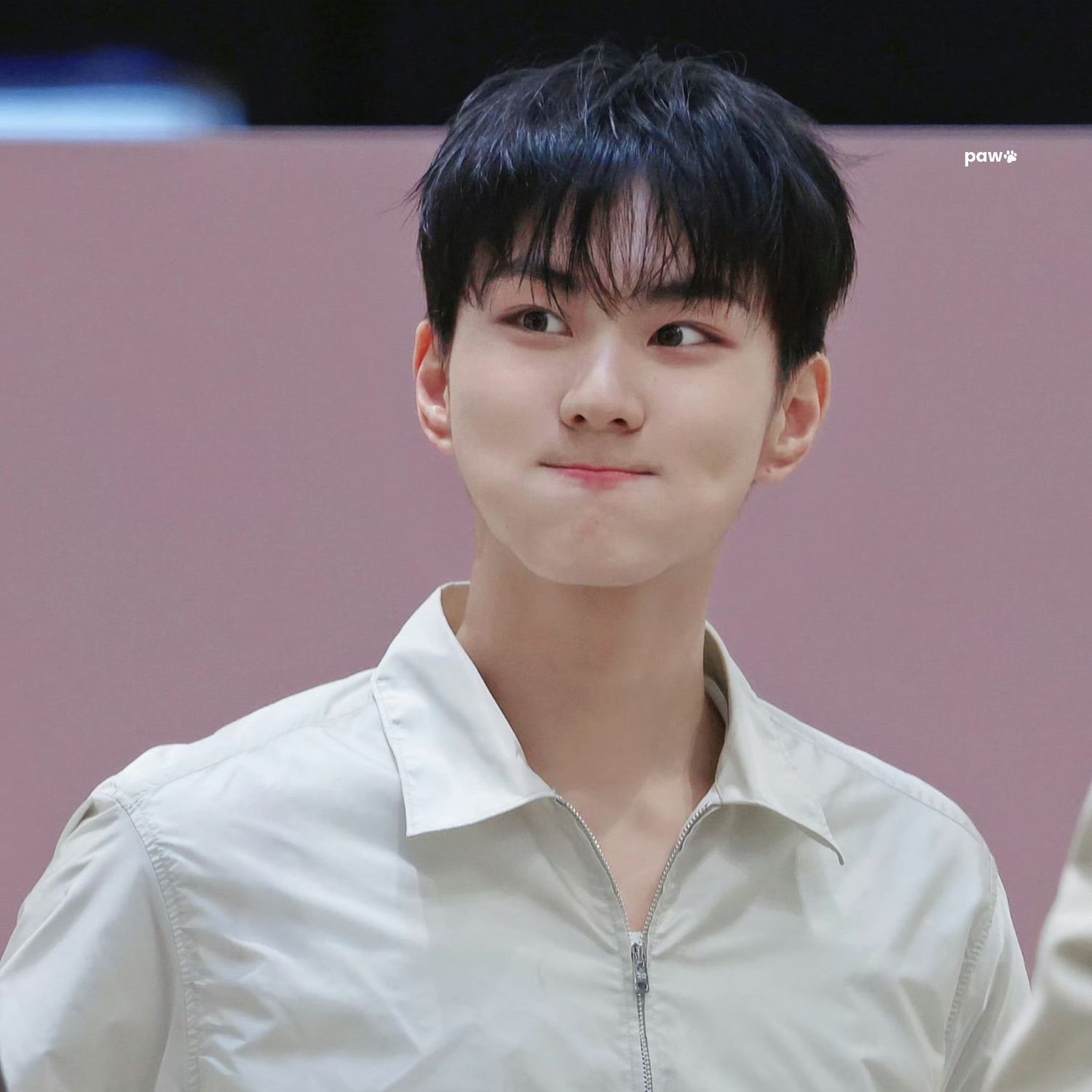 Latest photo of Jungwon (ENHYPEN)