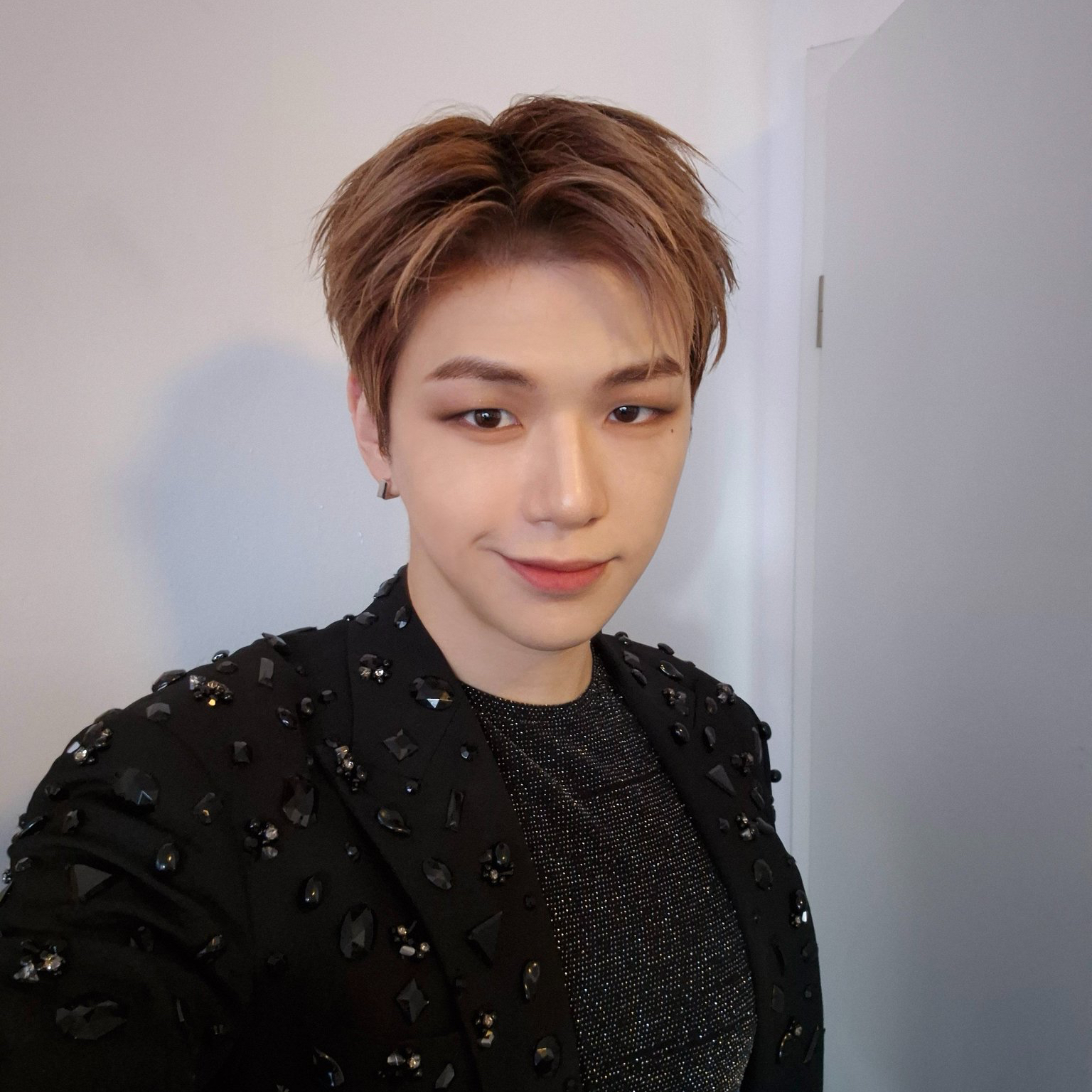 강다니엘의 비하인드 컷