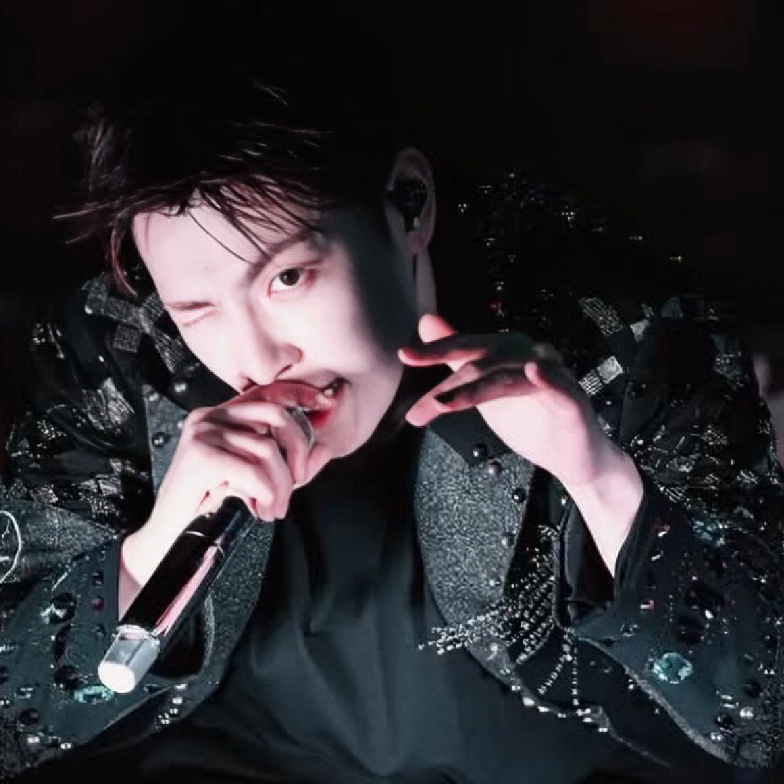 Behind-the-scenes cut of Hongjoong (ATEEZ)