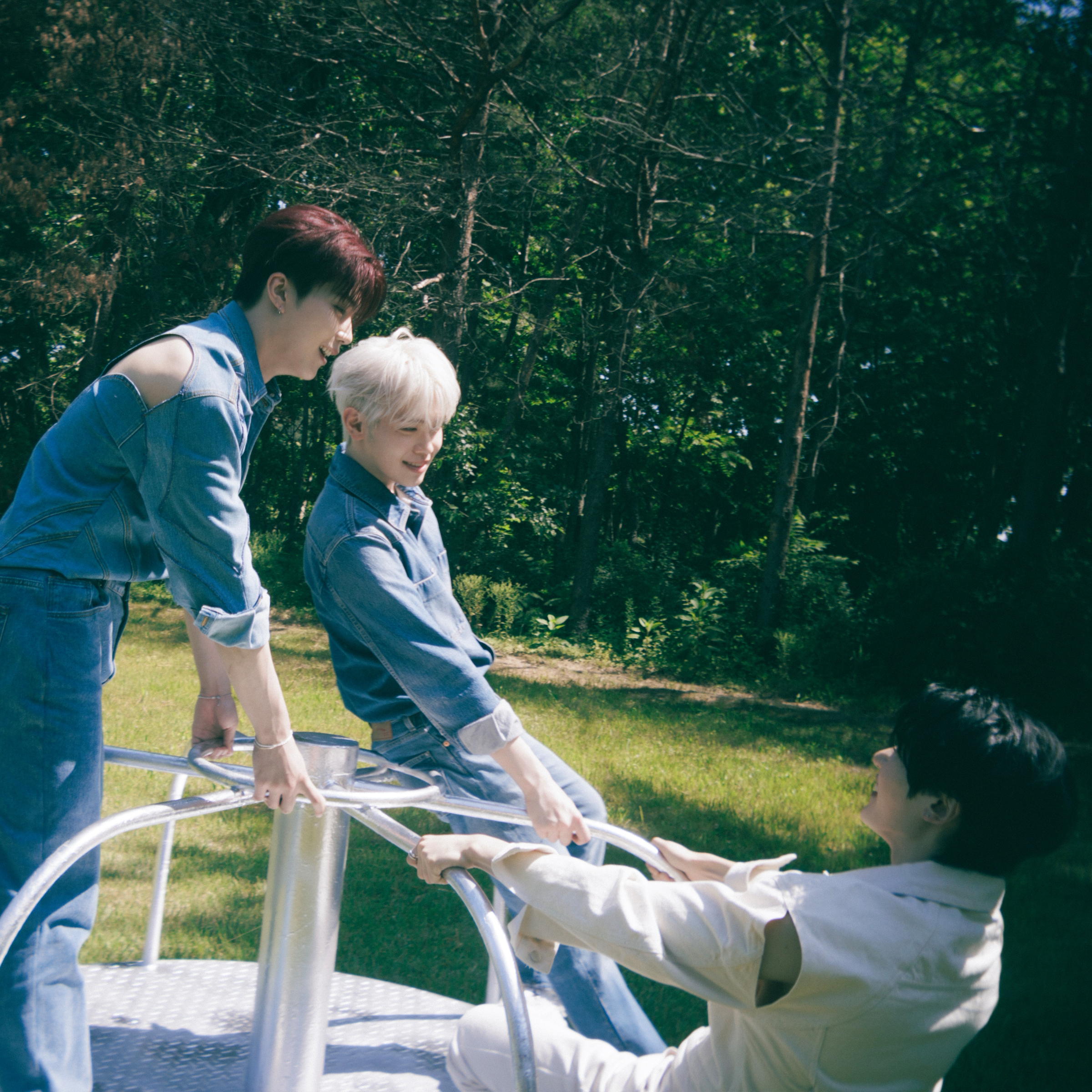 Recent activity shot of Kim Taerae (ZEROBASEONE)