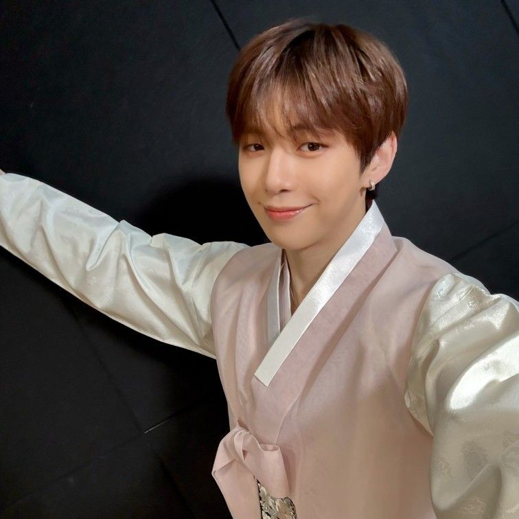 강다니엘의 최신 사진