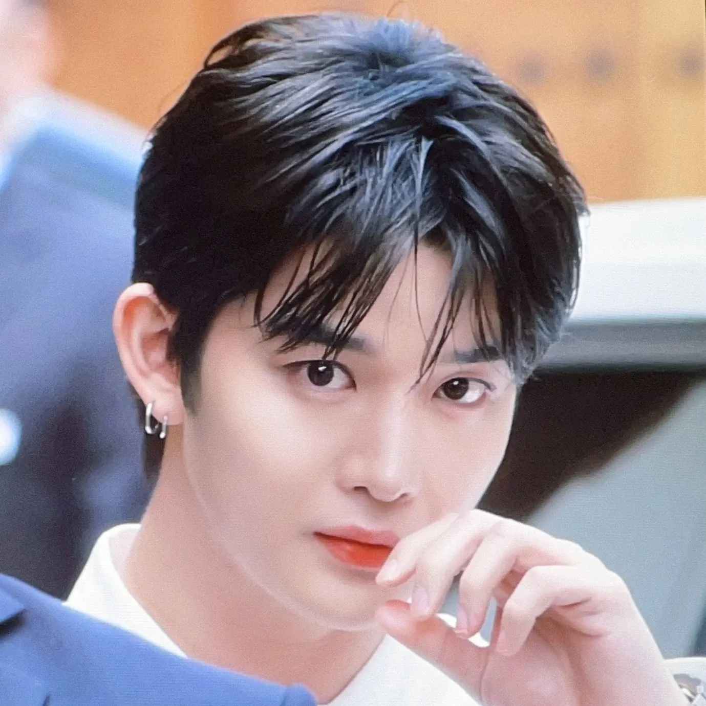 Behind-the-scenes cut of Bae Jinyoung