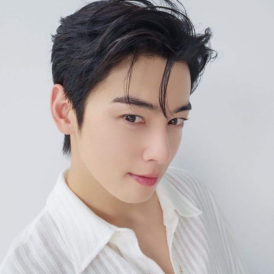Recent activity shot of Eunwoo (ASTRO)