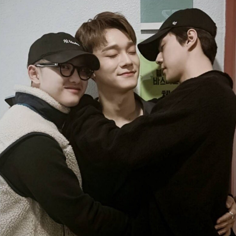 첸 (EXO)의 최신 사진