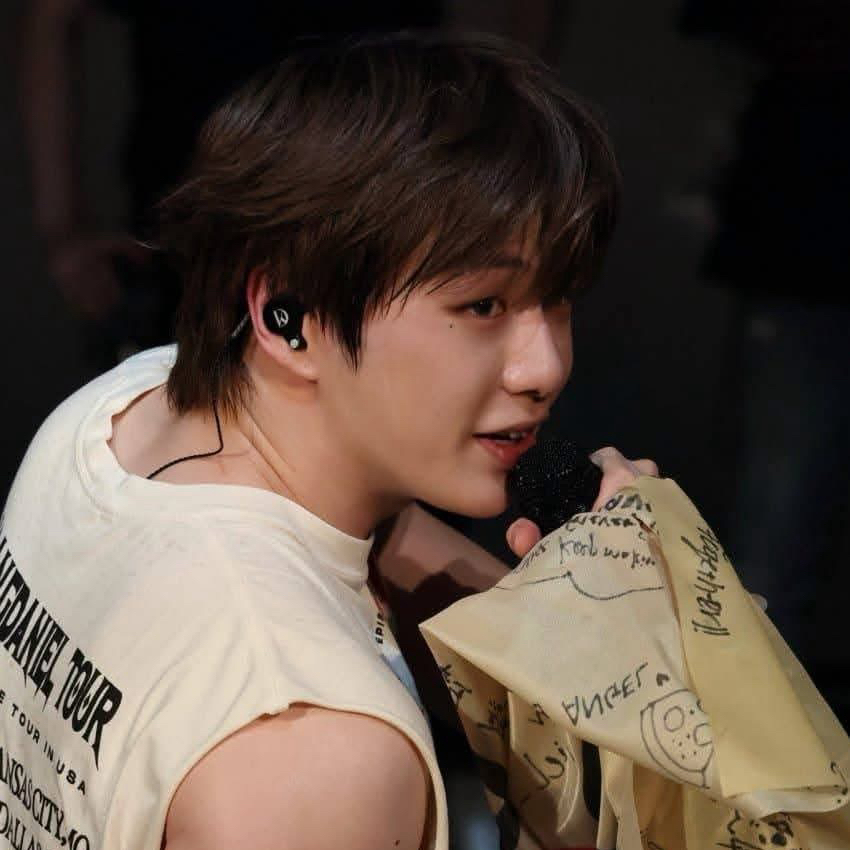 강다니엘의 비하인드 컷