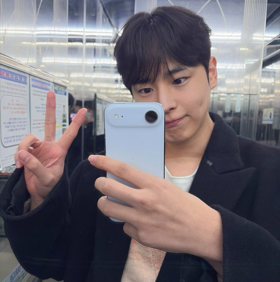 Recent activity shot of Choi Byungchan