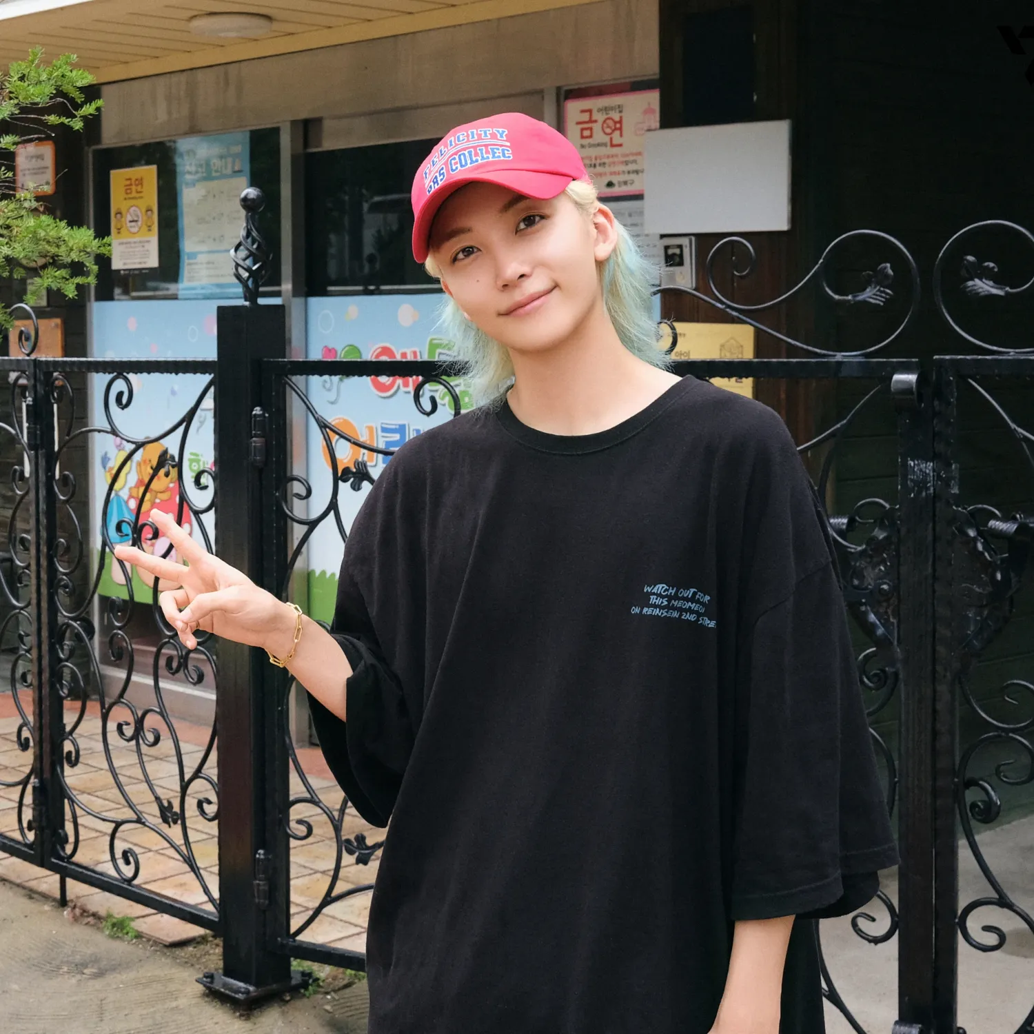 Momen yang diabadikan oleh penggemar Jeonghan (SEVENTEEN)