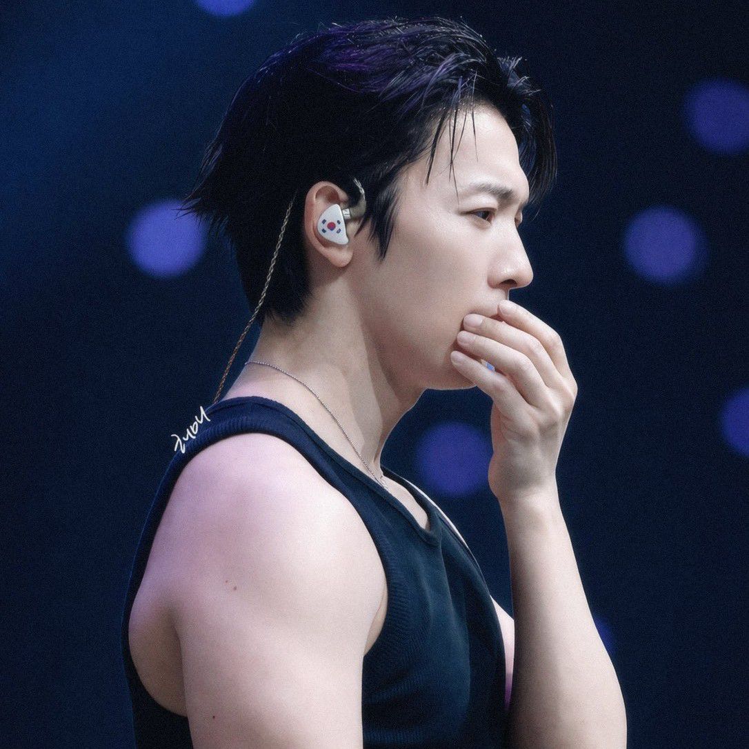 Foto aktivitas terbaru Donghae (Super Junior)