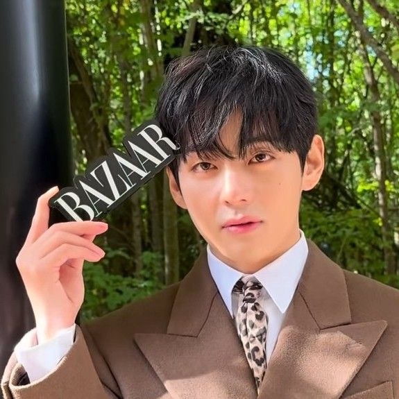 V (防弹少年团)的最新照片