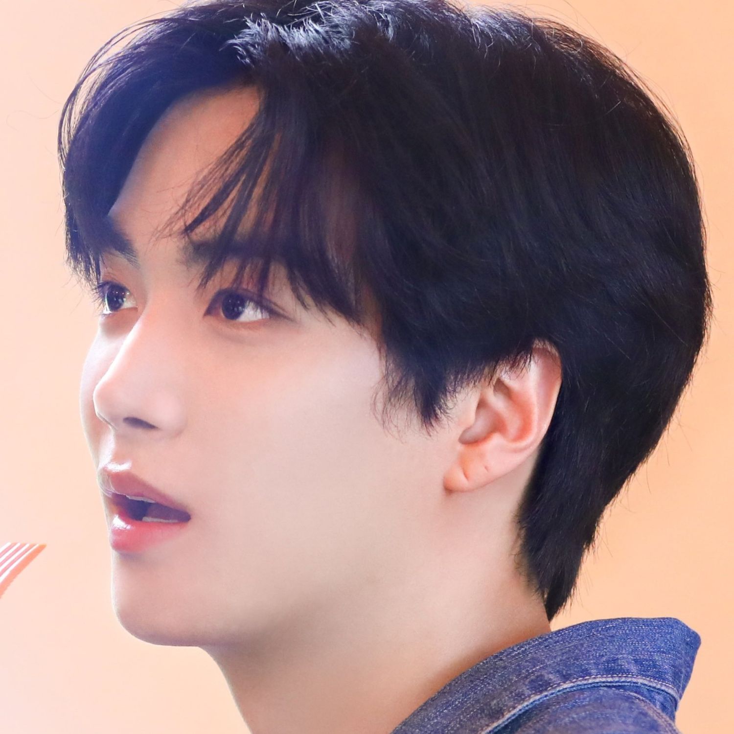 Behind-the-scenes cut of Kim Jonghyeon