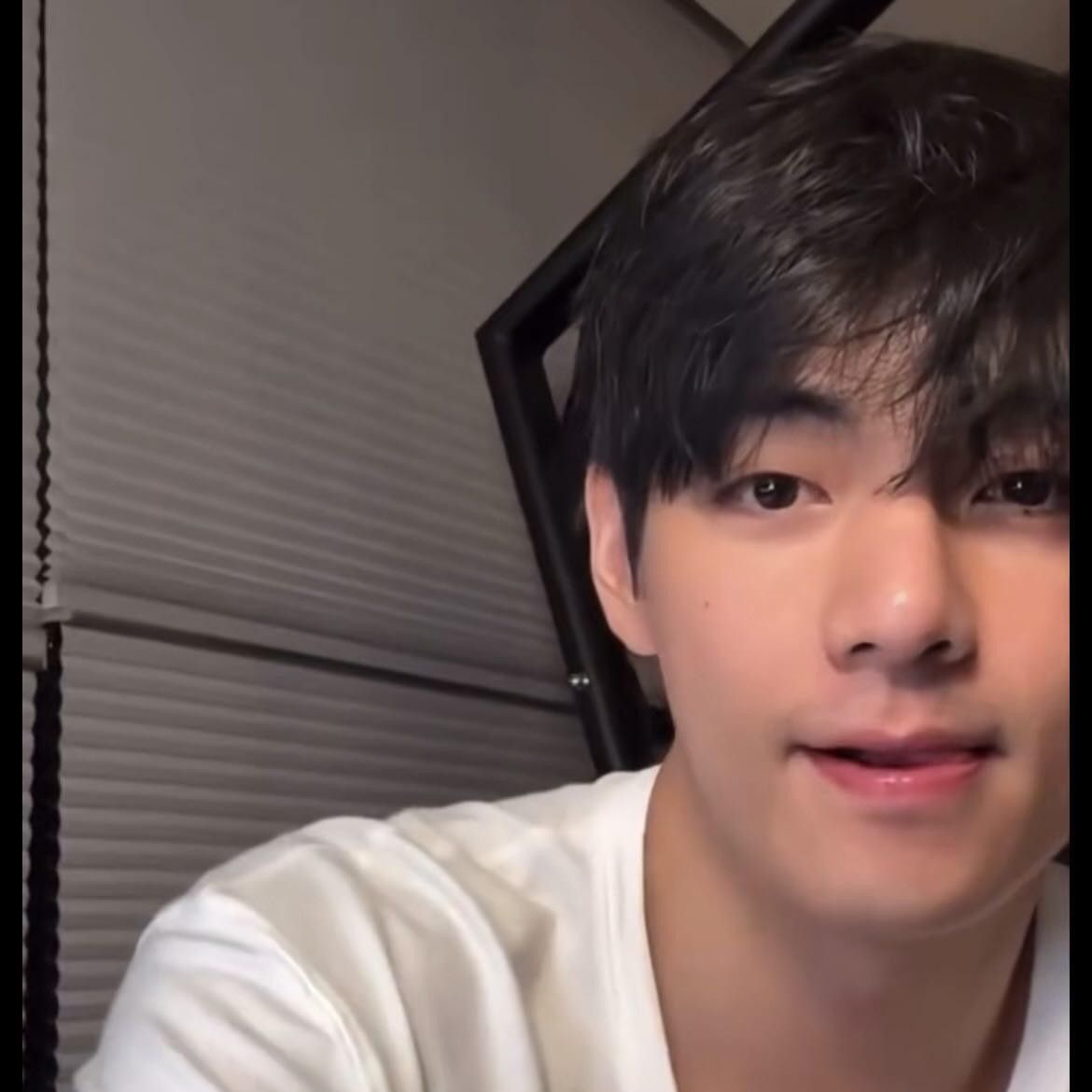 V (BTS)の最新写真