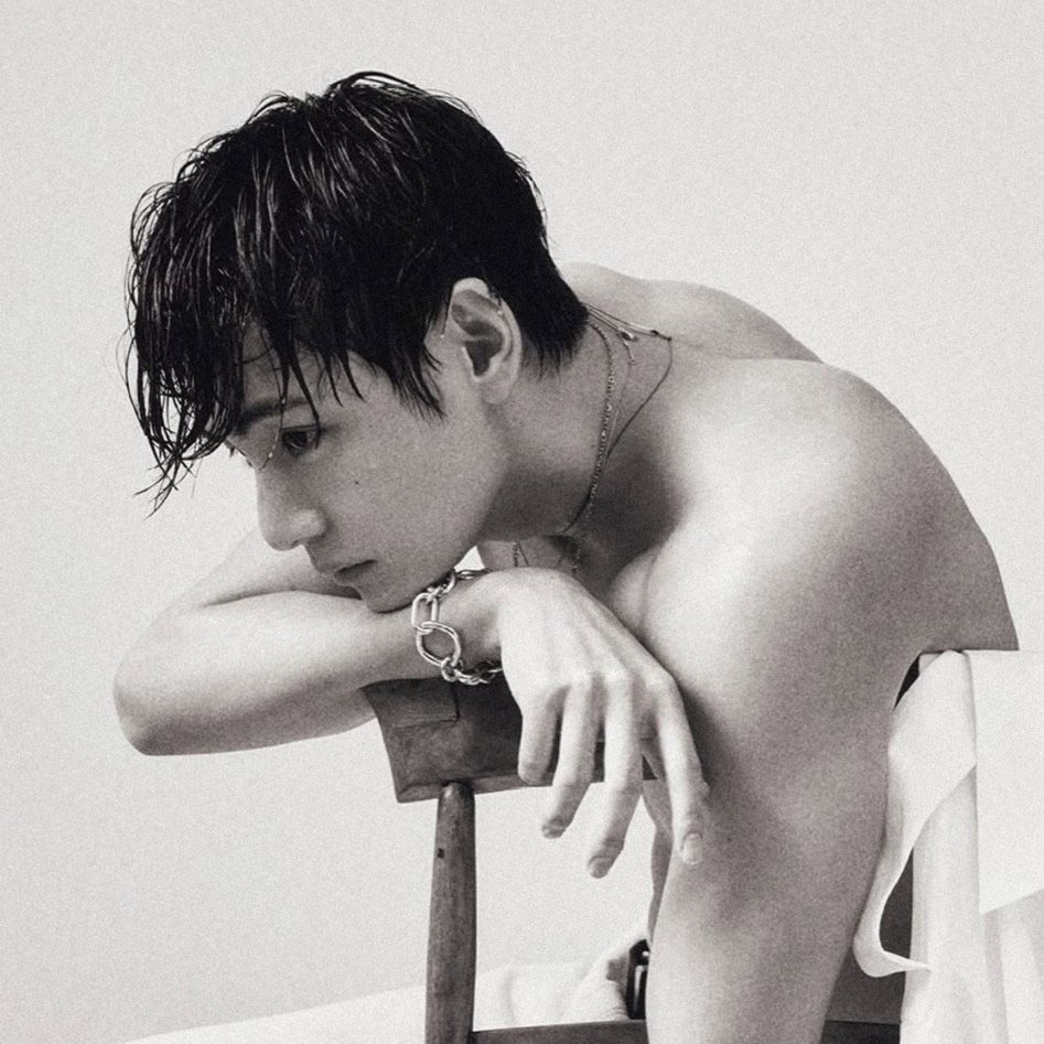 Latest photo of V (BTS)