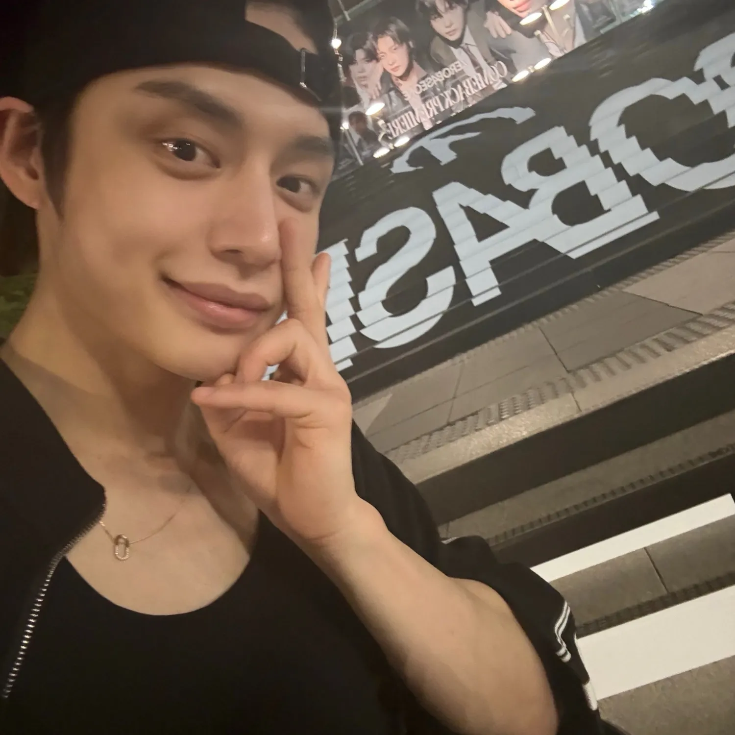 A moment captured by Kim Jiwoong (ZEROBASEONE)'s fan
