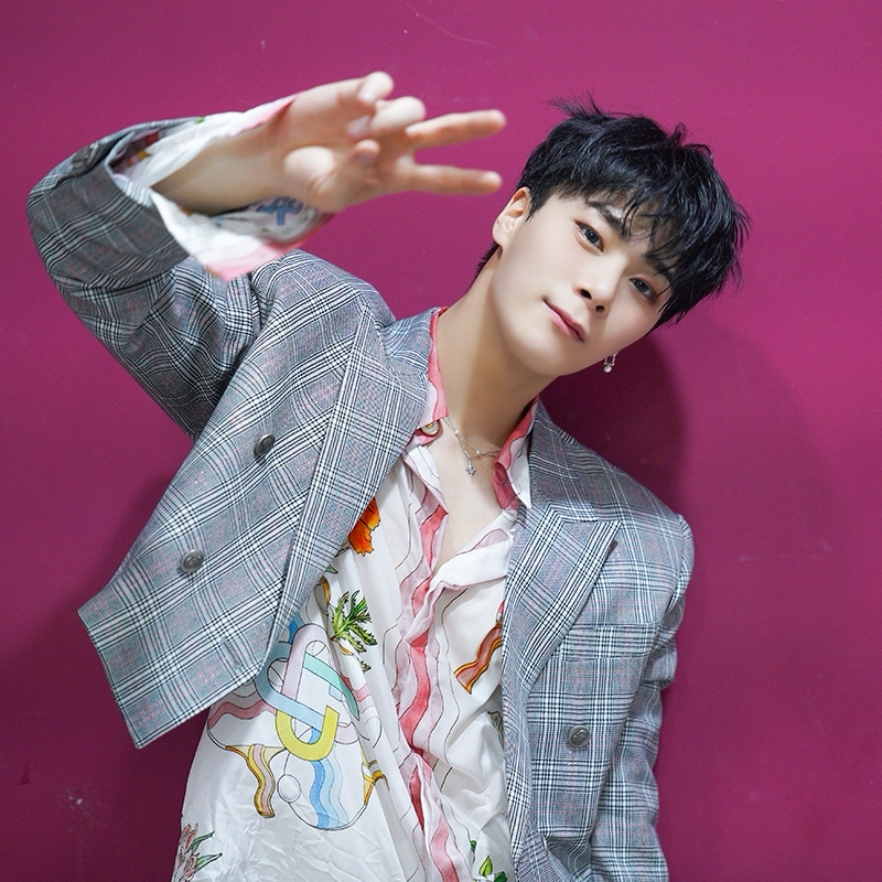 A moment captured by Moonbin (ASTRO)'s fan