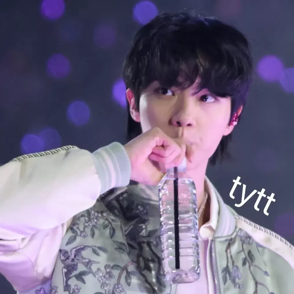 진 (방탄소년단)의 비하인드 컷