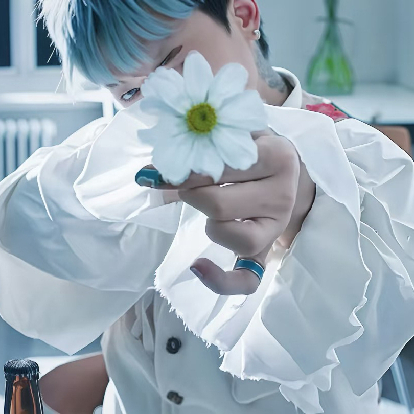 Latest photo of G-DRAGON (BIGBANG)