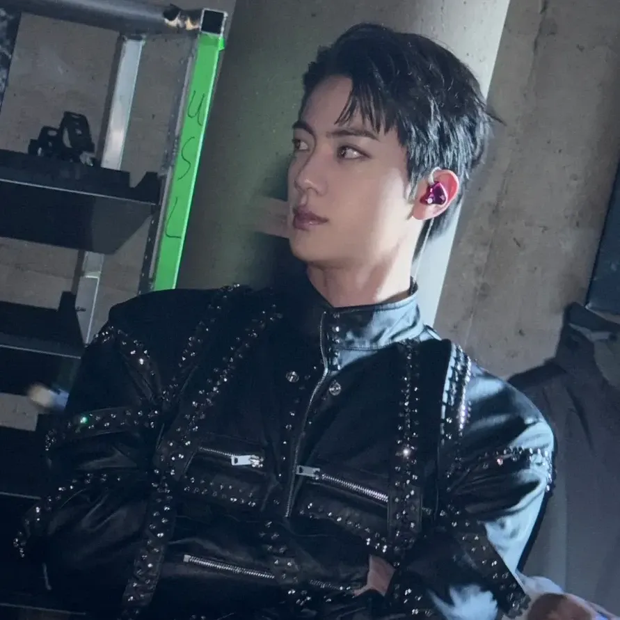 Foto terbaru Jin (BTS)