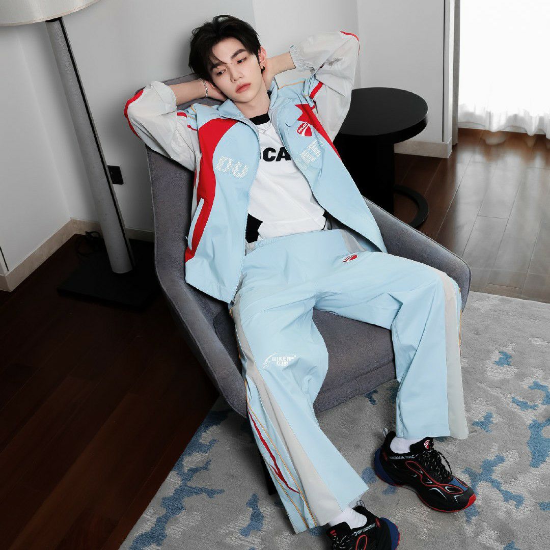 A moment captured by Zhang Hao (ZEROBASEONE)'s fan