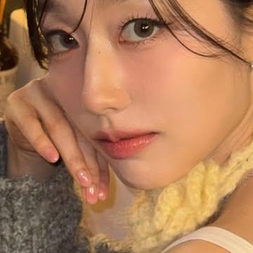 Recent activity shot of Jeong Yein (Lovelyz)