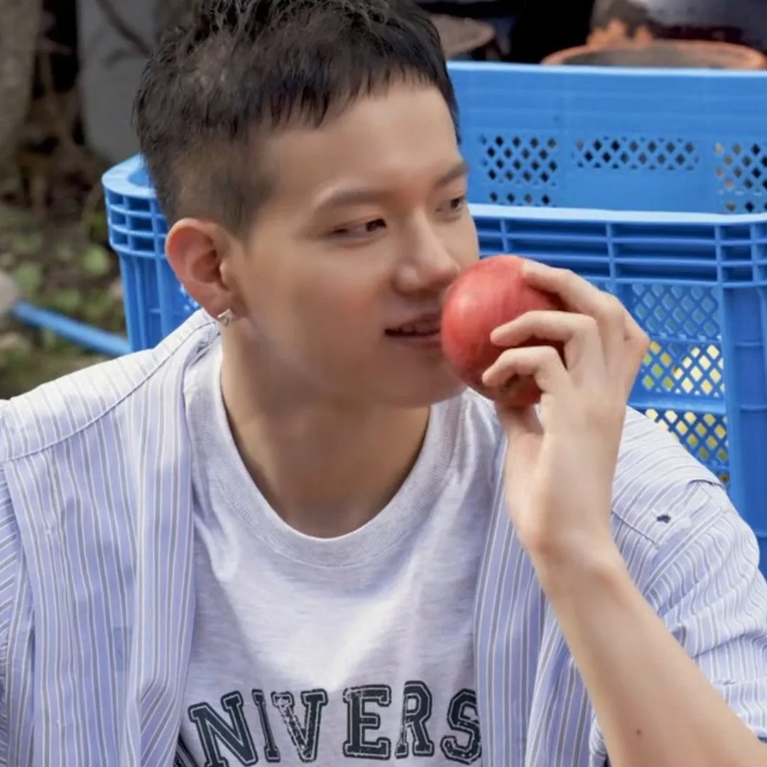 A moment captured by Peniel (BTOB)'s fan