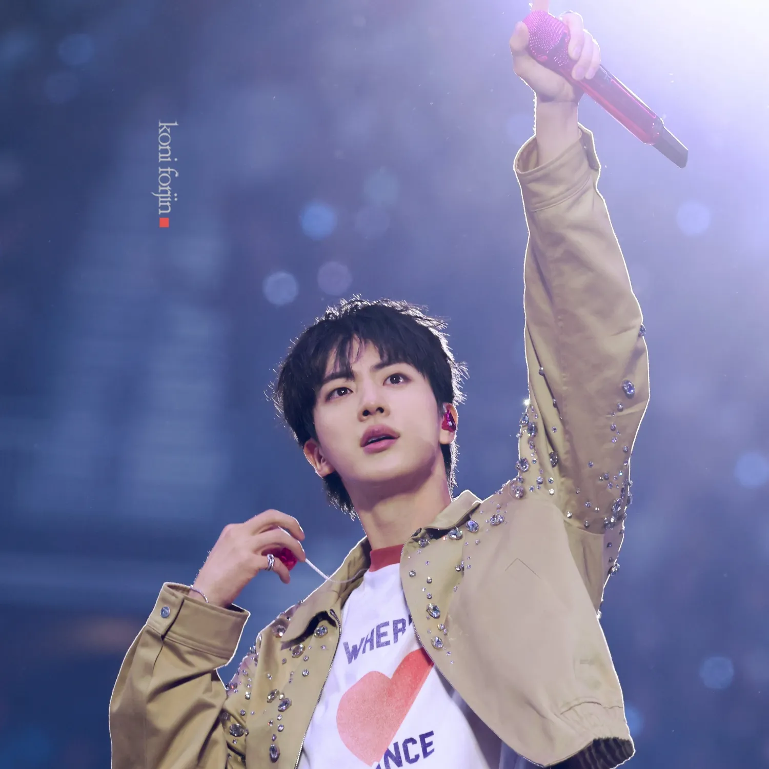 Foto aktivitas terbaru Jin (BTS)